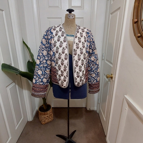 Floral Patterned Open Front Jacket - Picture 4 of 11